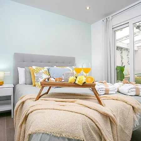 Apartment -malagasunapts-citycentre Private Patio Malaga