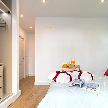 -malagasunapts-citycentre Private Patio *