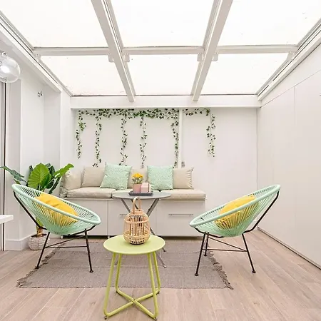 -malagasunapts-citycentre Private Patio *