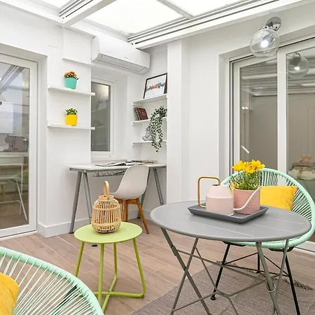 -malagasunapts-citycentre Private Patio Apartment Malaga